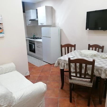 לינה וארוחת בוקר נאפולי Casa Amelia מראה חיצוני תמונה