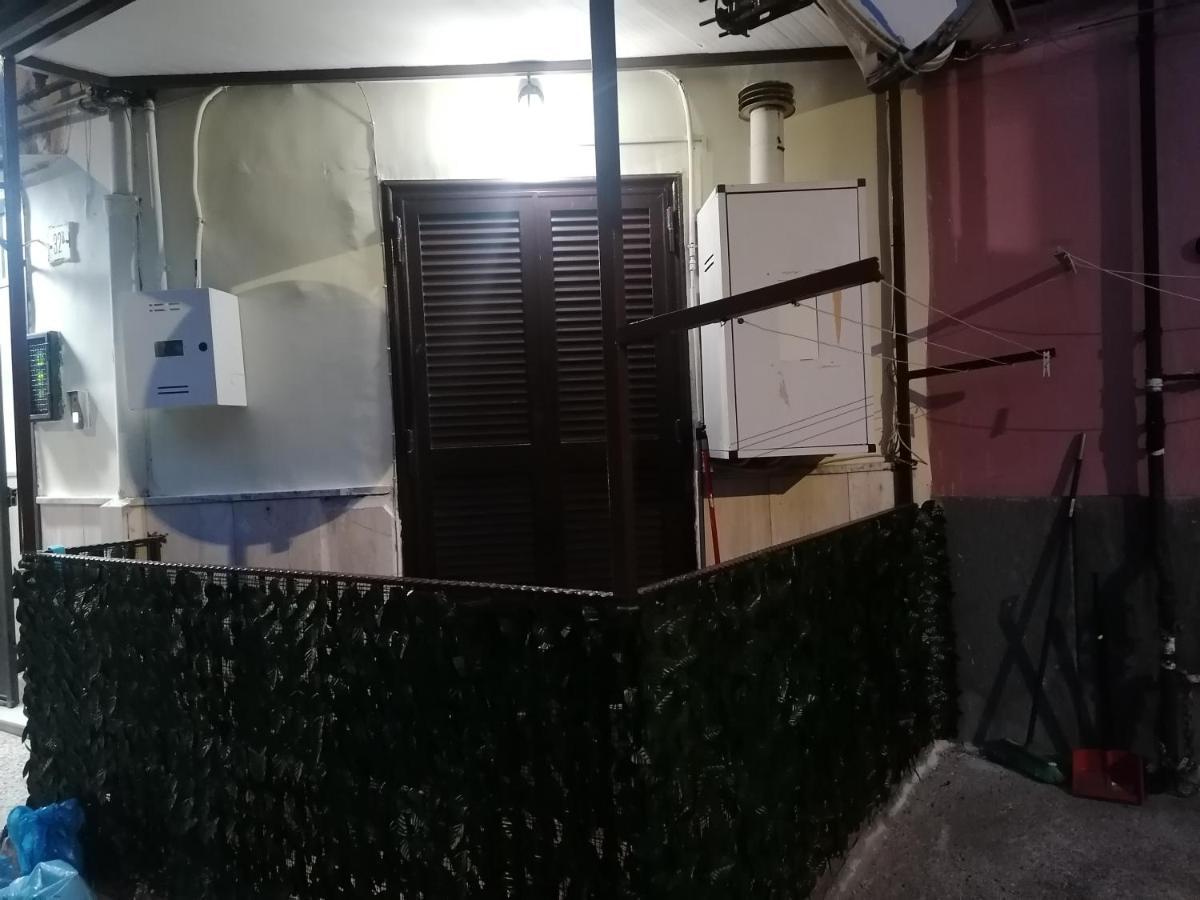 לינה וארוחת בוקר נאפולי Casa Amelia מראה חיצוני תמונה