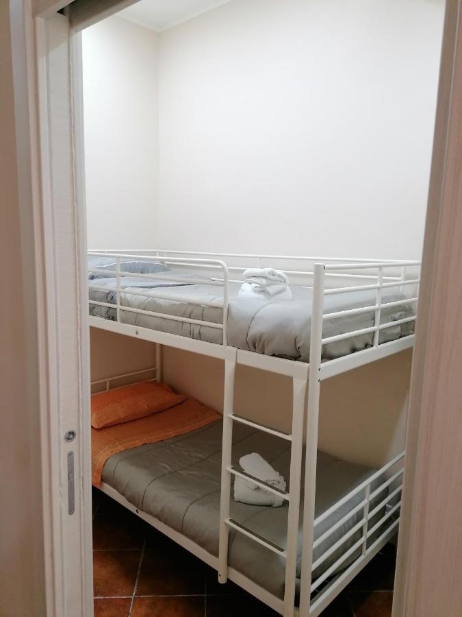 לינה וארוחת בוקר נאפולי Casa Amelia מראה חיצוני תמונה