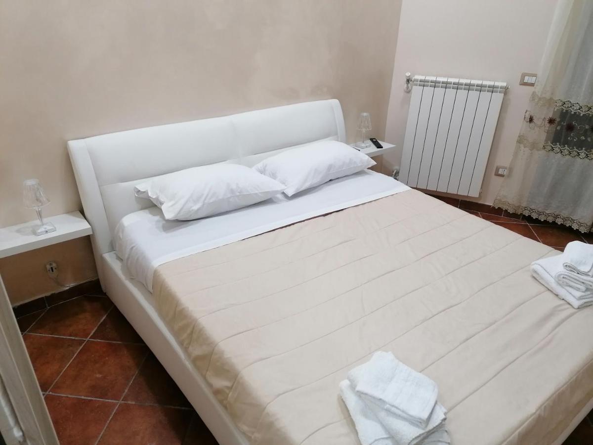 לינה וארוחת בוקר נאפולי Casa Amelia מראה חיצוני תמונה