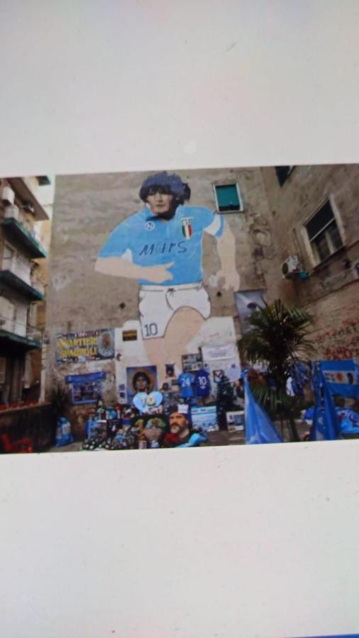 לינה וארוחת בוקר נאפולי Casa Amelia מראה חיצוני תמונה