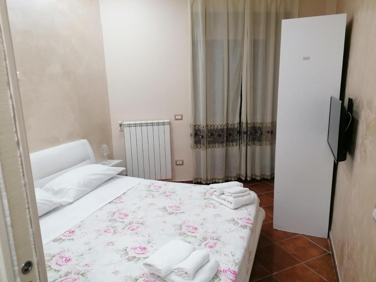 לינה וארוחת בוקר נאפולי Casa Amelia מראה חיצוני תמונה