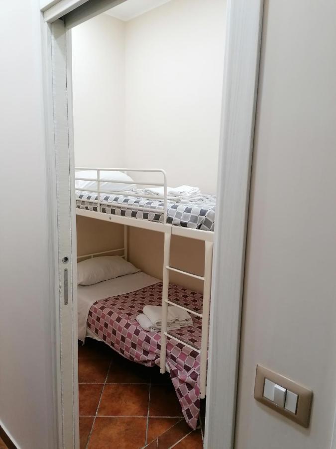 לינה וארוחת בוקר נאפולי Casa Amelia מראה חיצוני תמונה